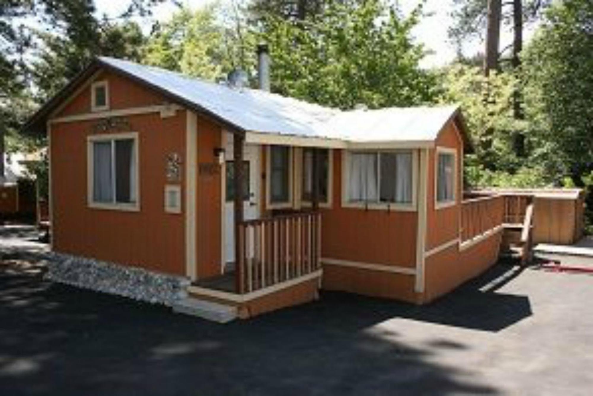 Sleepy Hollow Cabins And Hotel Crestline Eksteriør bilde