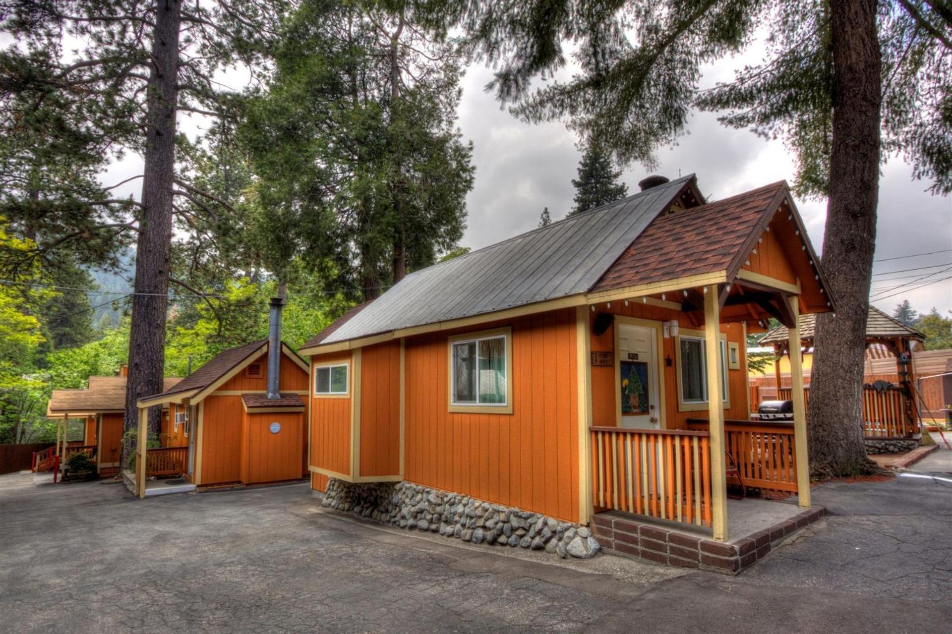 Sleepy Hollow Cabins And Hotel Crestline Eksteriør bilde