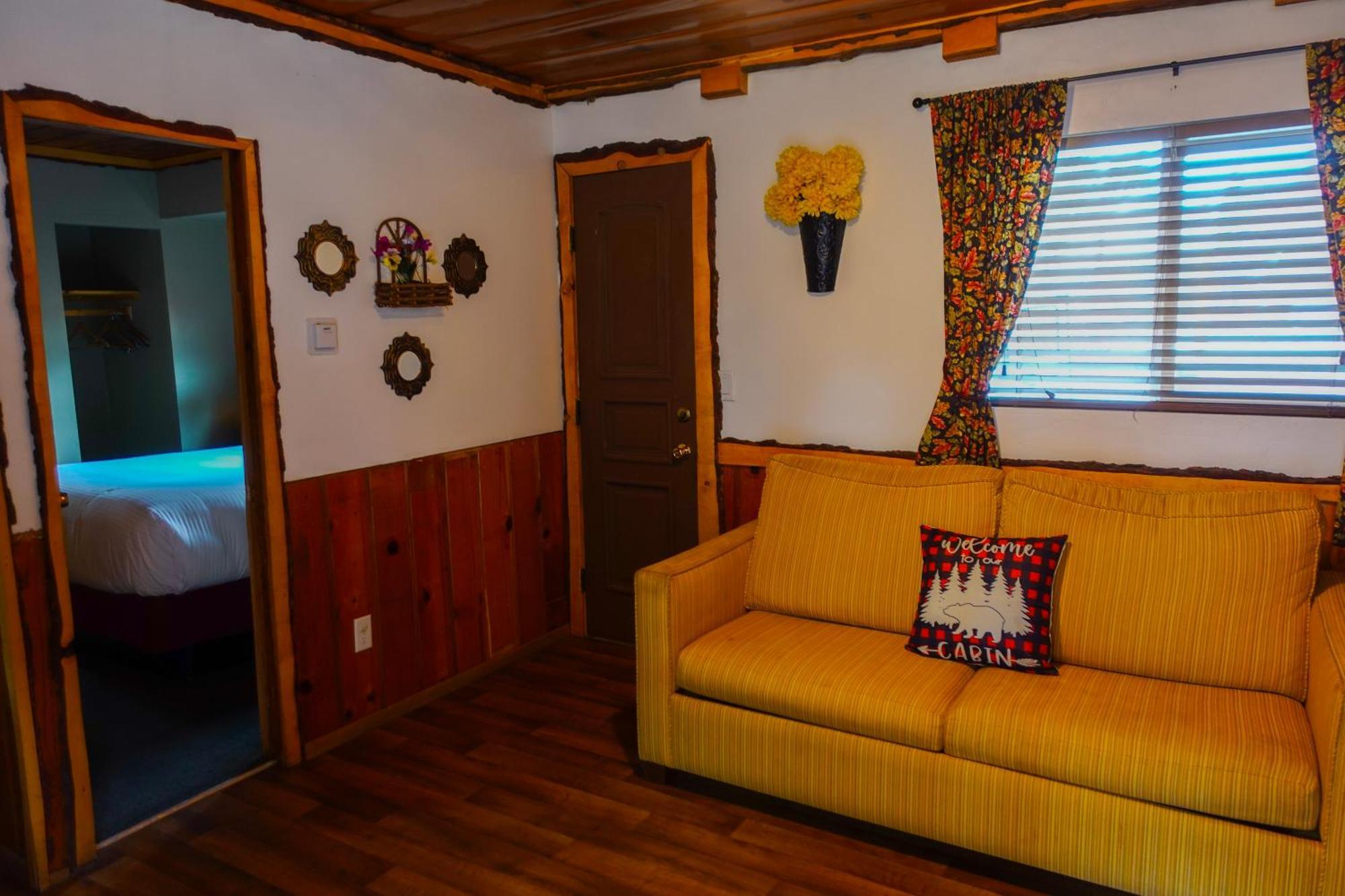 Sleepy Hollow Cabins And Hotel Crestline Eksteriør bilde