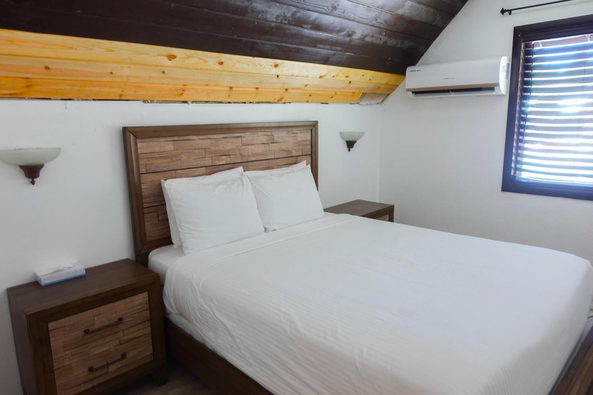 Sleepy Hollow Cabins And Hotel Crestline Eksteriør bilde
