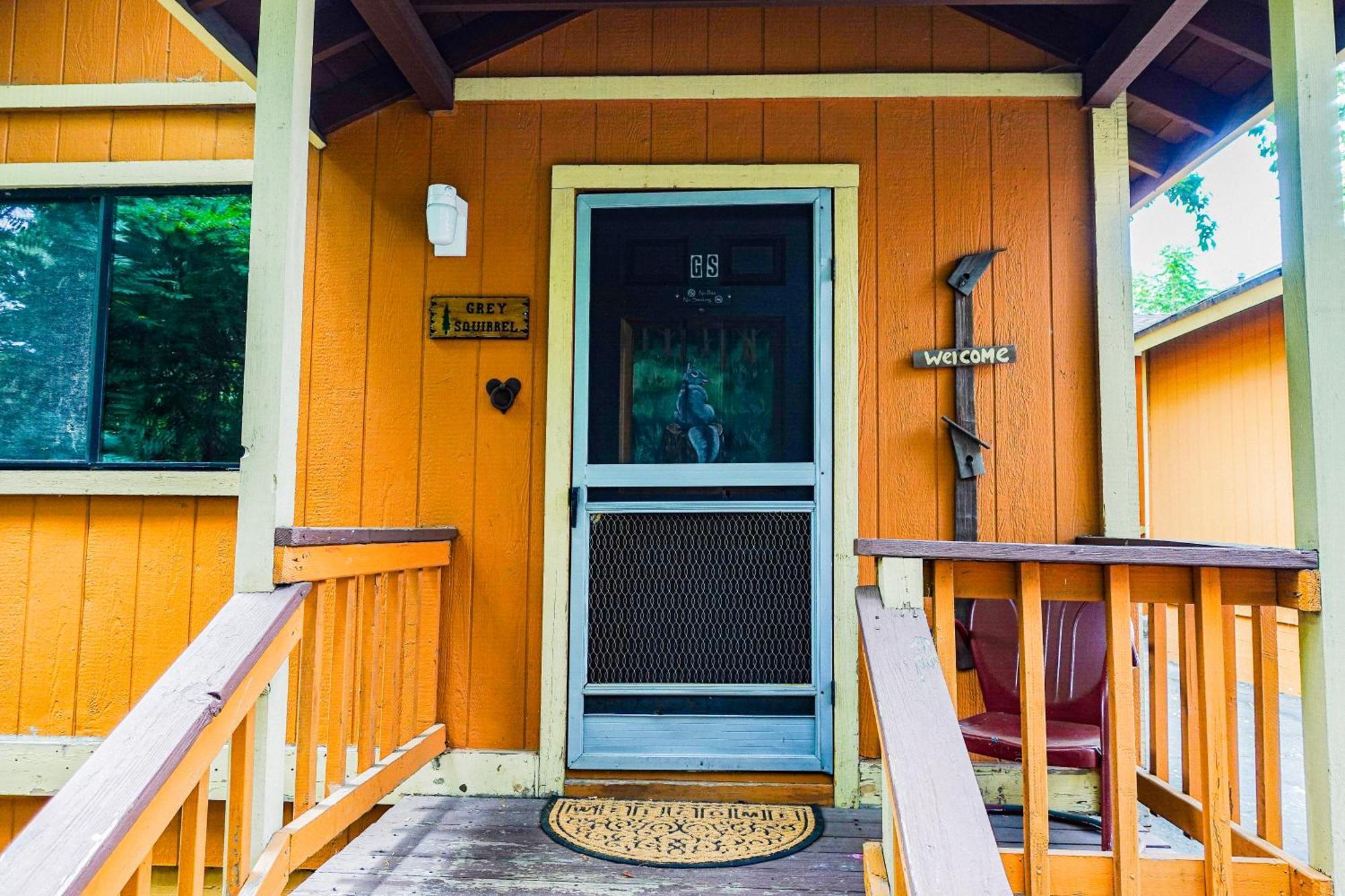 Sleepy Hollow Cabins And Hotel Crestline Eksteriør bilde
