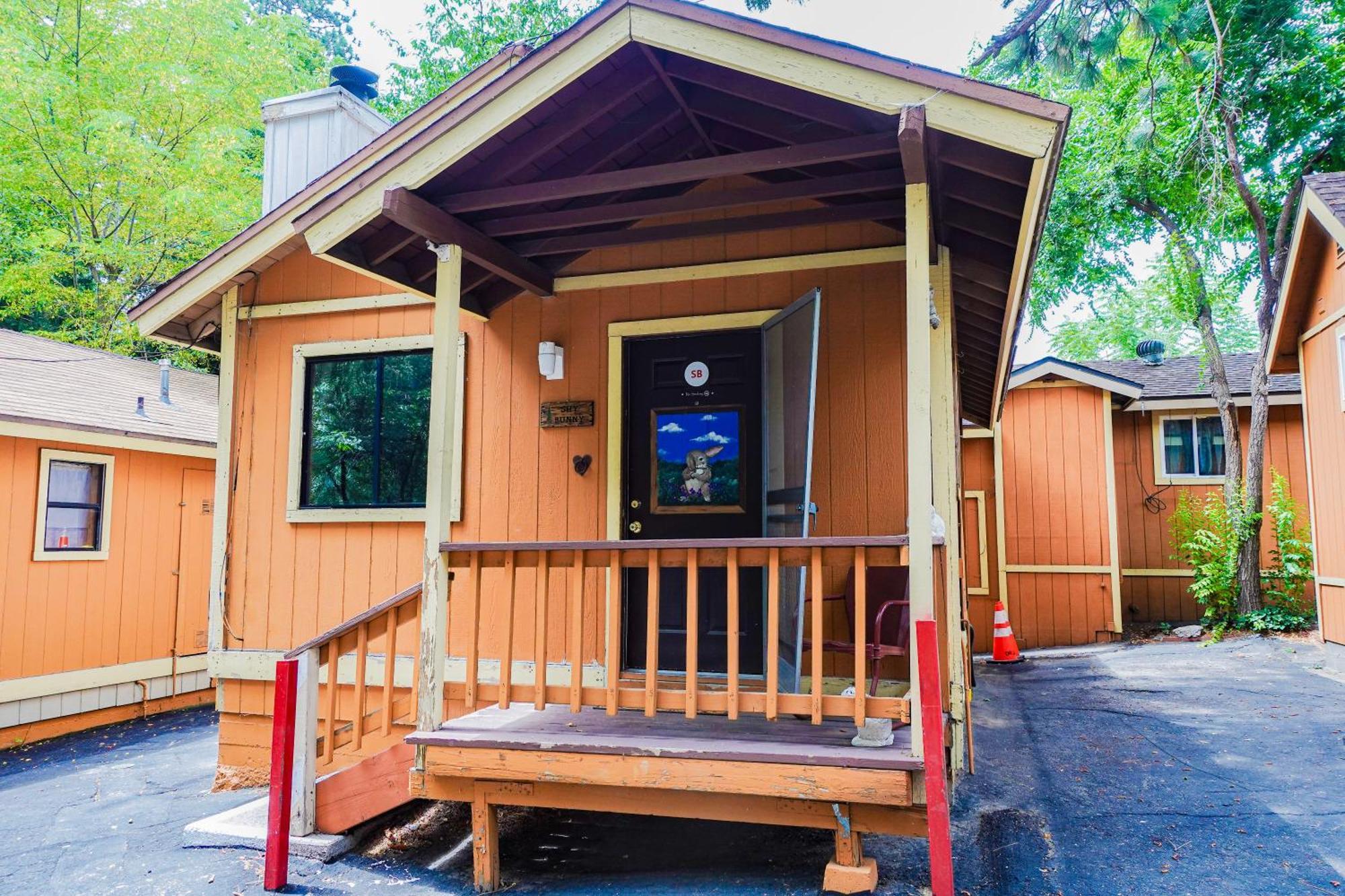 Sleepy Hollow Cabins And Hotel Crestline Eksteriør bilde