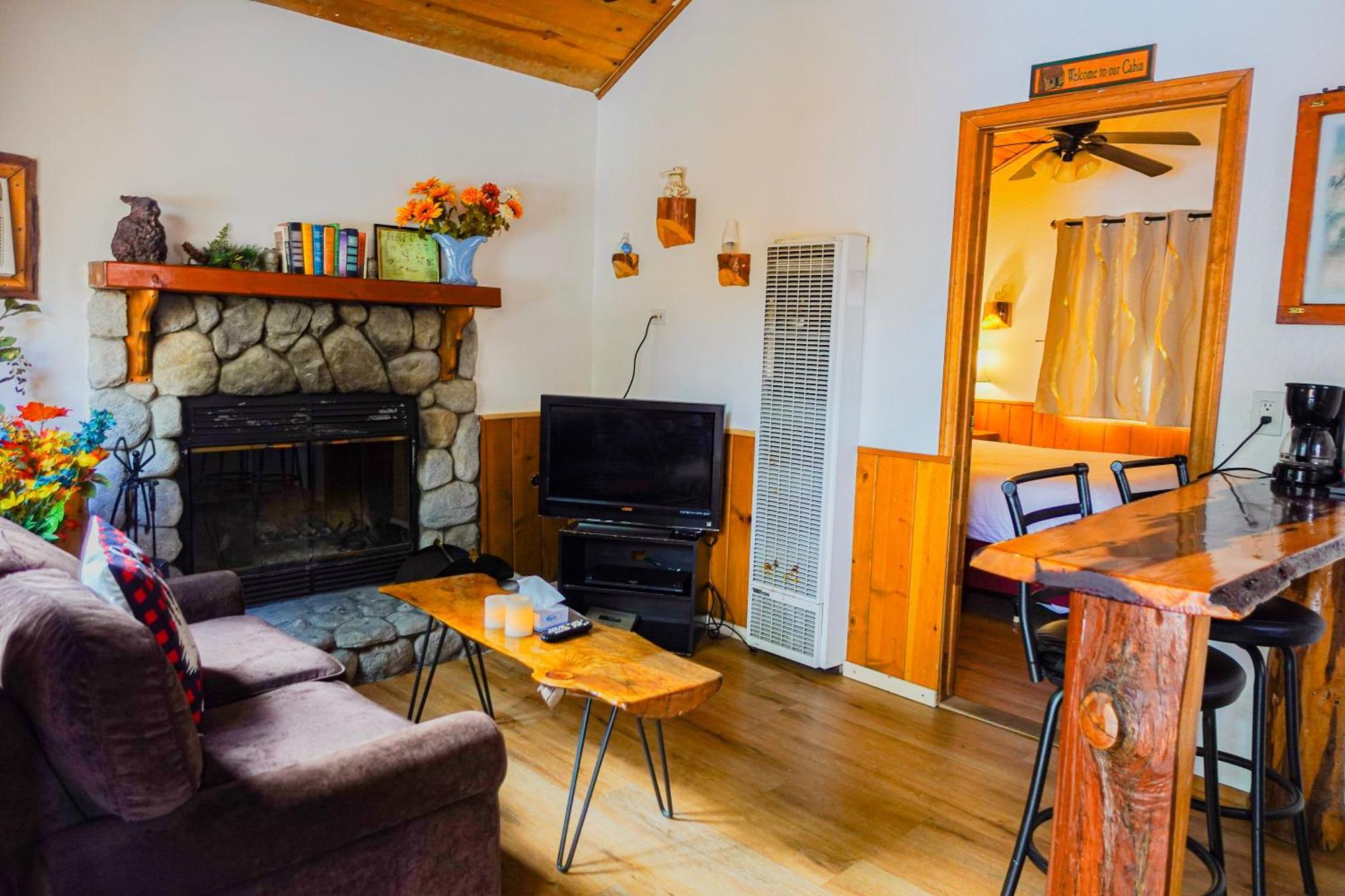 Sleepy Hollow Cabins And Hotel Crestline Eksteriør bilde