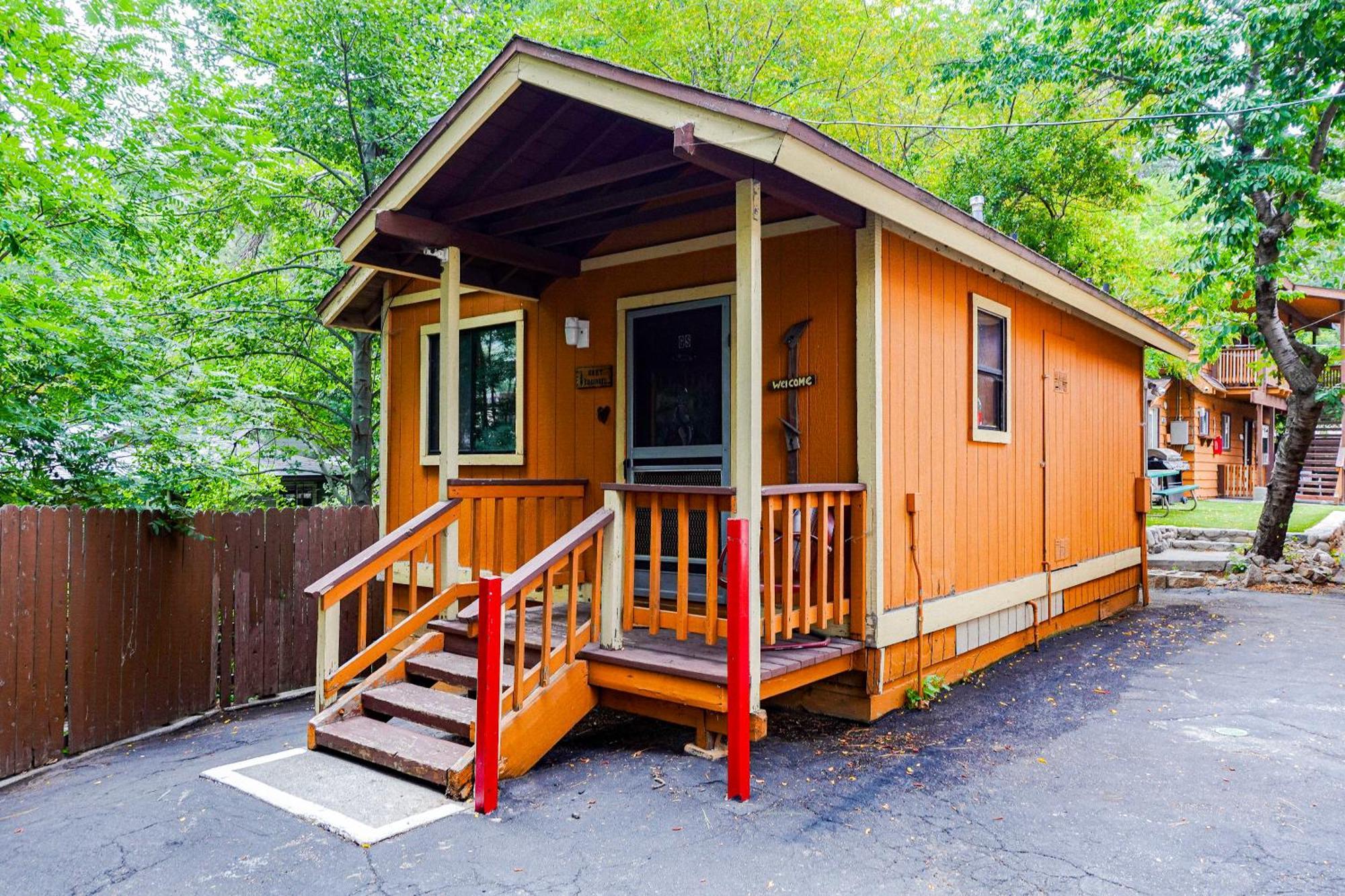 Sleepy Hollow Cabins And Hotel Crestline Eksteriør bilde