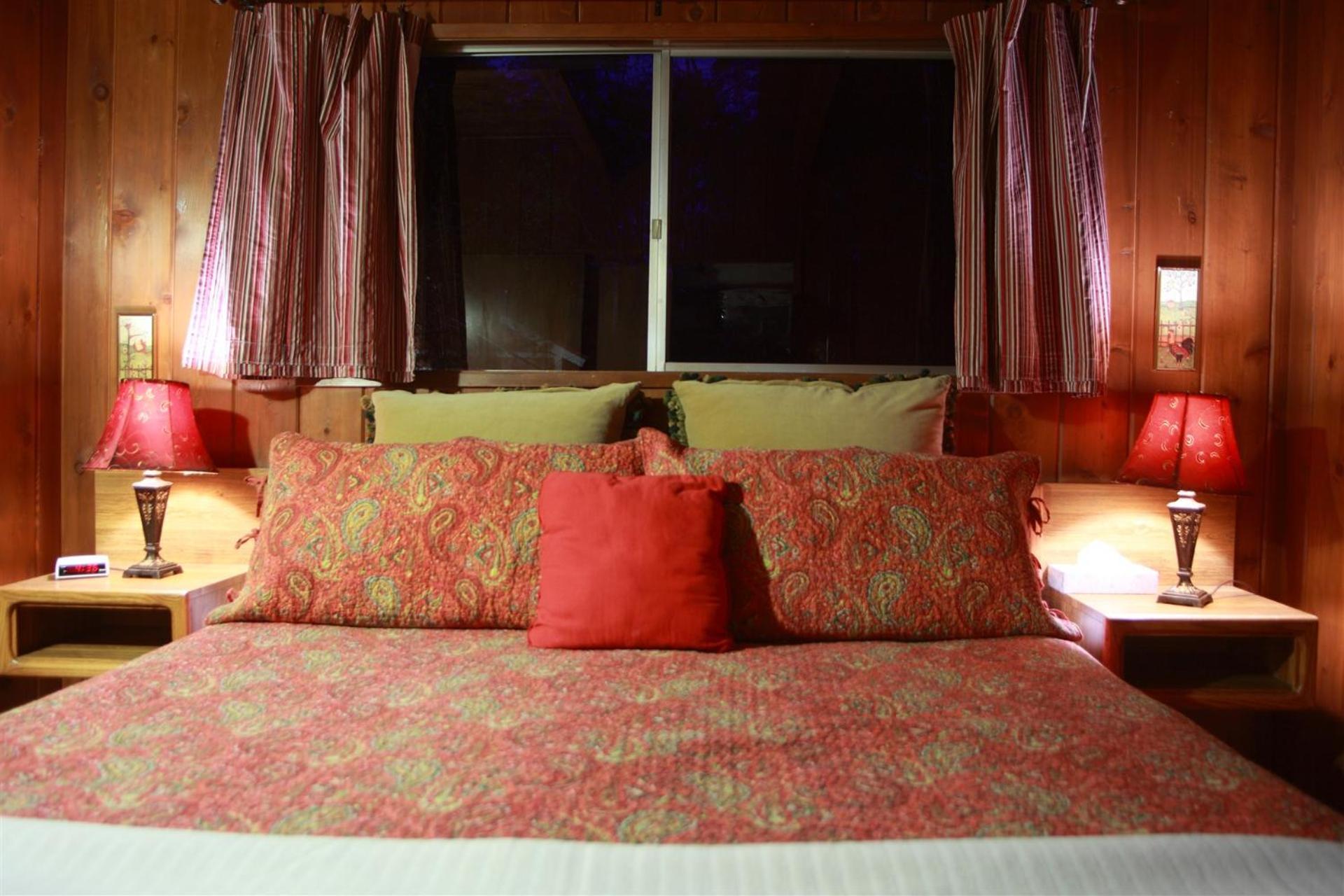Sleepy Hollow Cabins And Hotel Crestline Eksteriør bilde