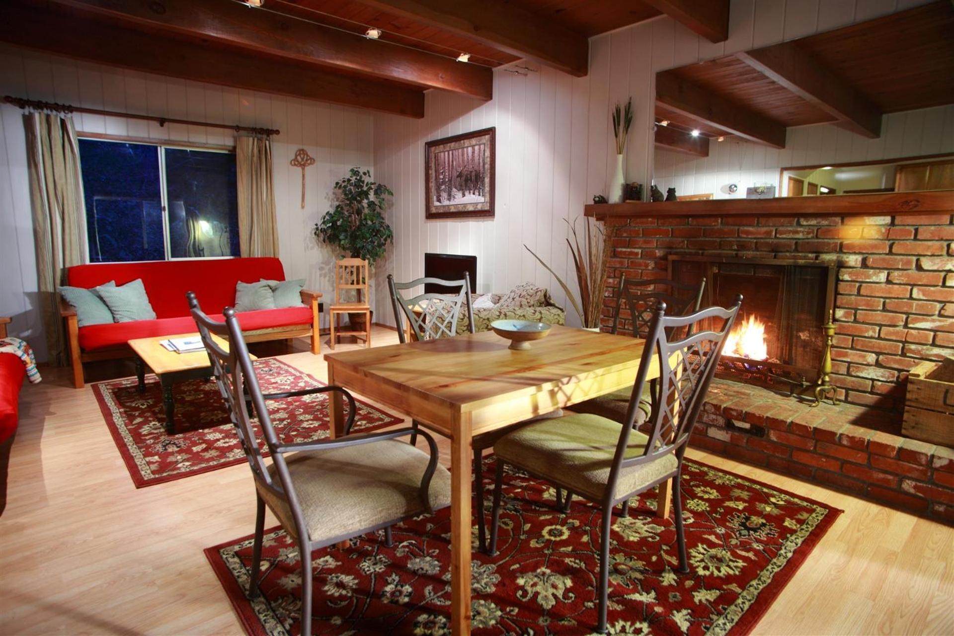 Sleepy Hollow Cabins And Hotel Crestline Eksteriør bilde