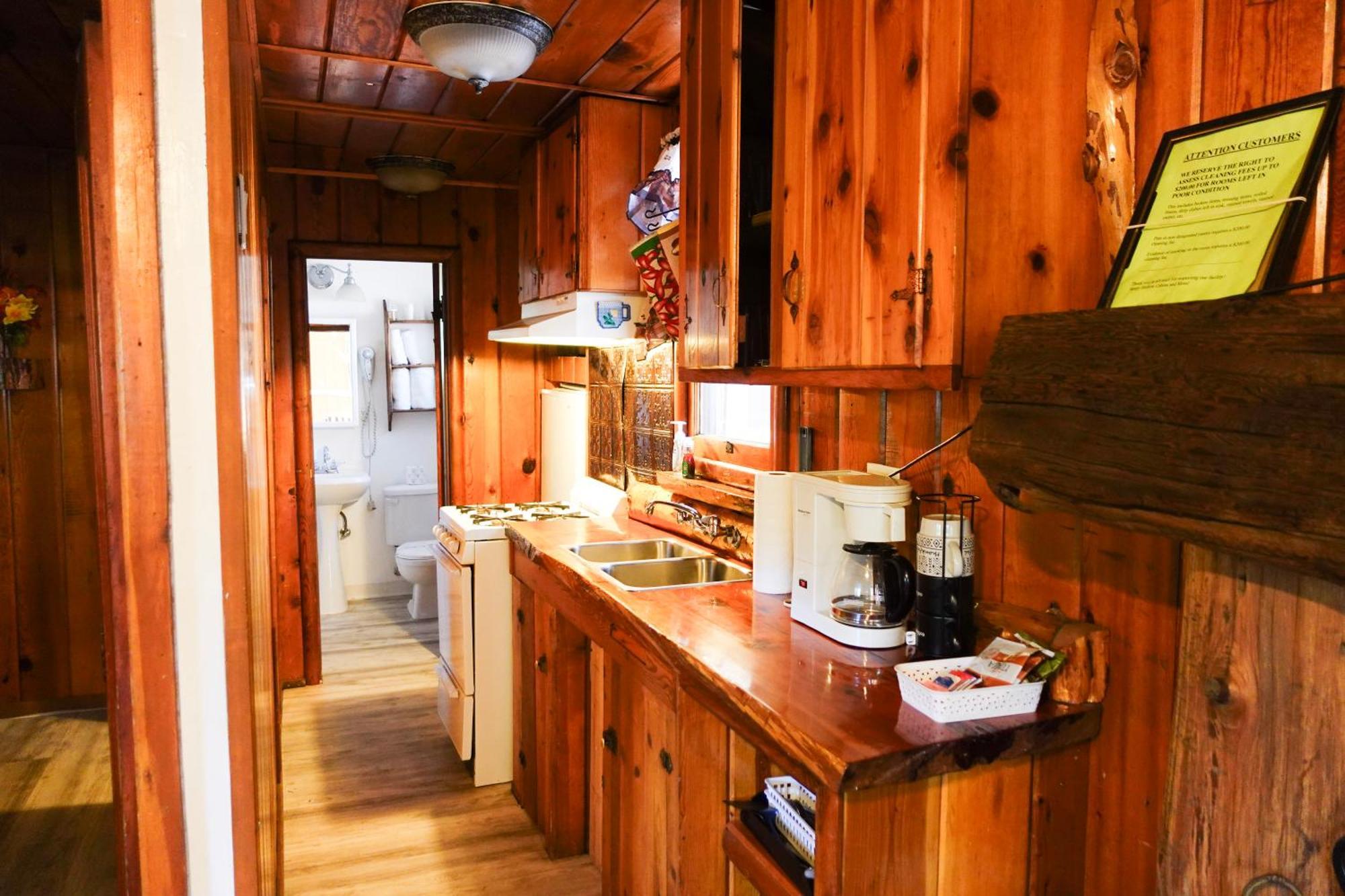 Sleepy Hollow Cabins And Hotel Crestline Eksteriør bilde